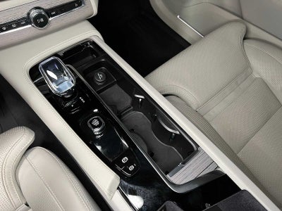 2024 Volvo XC90 Ultimate Bright Theme