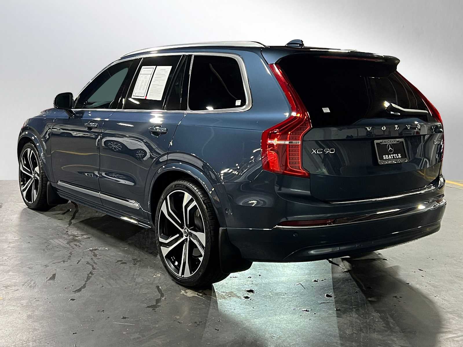 2024 Volvo XC90 Ultimate Bright Theme