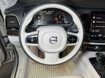2016 Volvo XC90 T6 Momentum