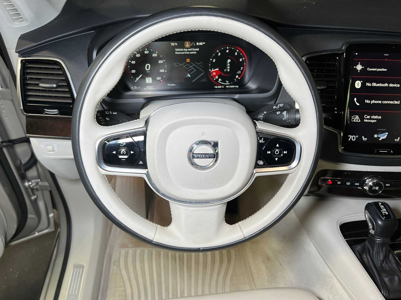 2016 Volvo XC90 T6 Momentum