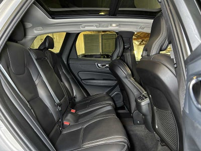 2023 Volvo XC60 Ultimate Dark Theme