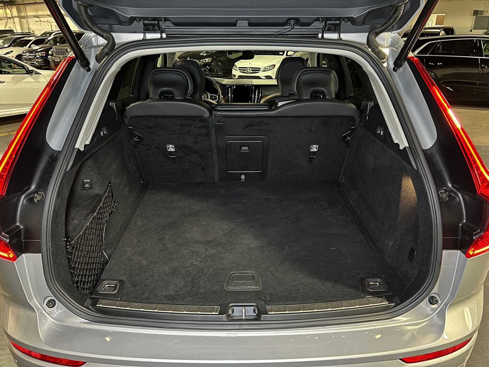 2023 Volvo XC60 Ultimate Dark Theme
