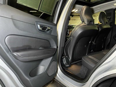 2023 Volvo XC60 Ultimate Dark Theme