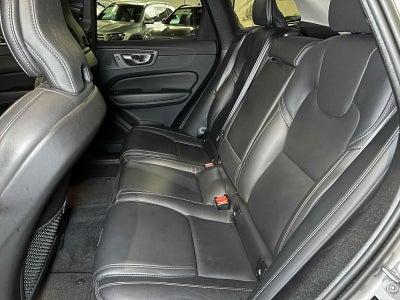 2023 Volvo XC60 Ultimate Dark Theme