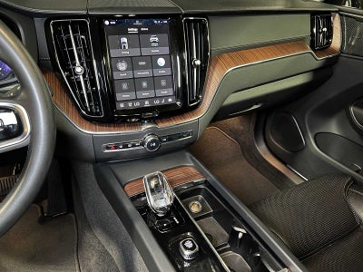 2023 Volvo XC60 Ultimate Dark Theme