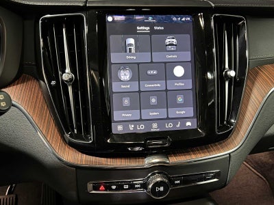2023 Volvo XC60 Ultimate Dark Theme