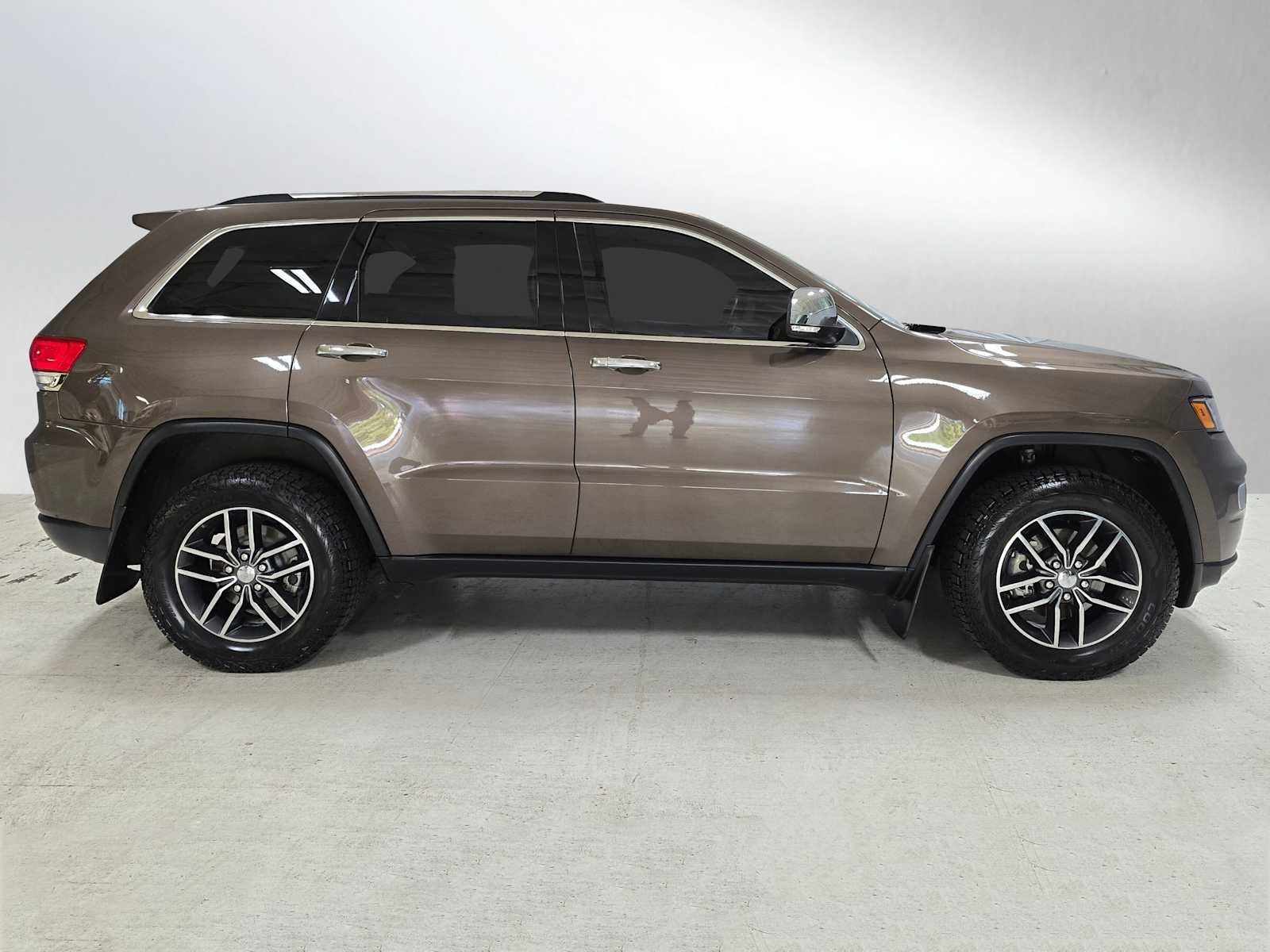 Used 2017 Jeep Grand Cherokee Limited with VIN 1C4RJFBG6HC963108 for sale in Tualatin, OR