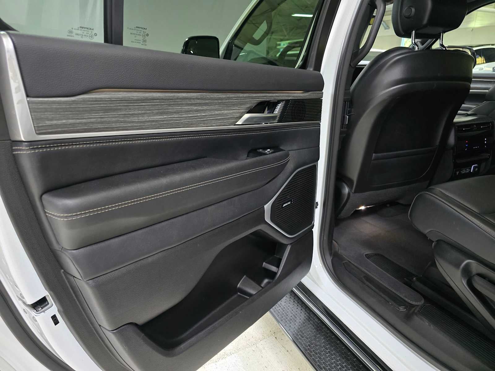 2024 Jeep Wagoneer Series III