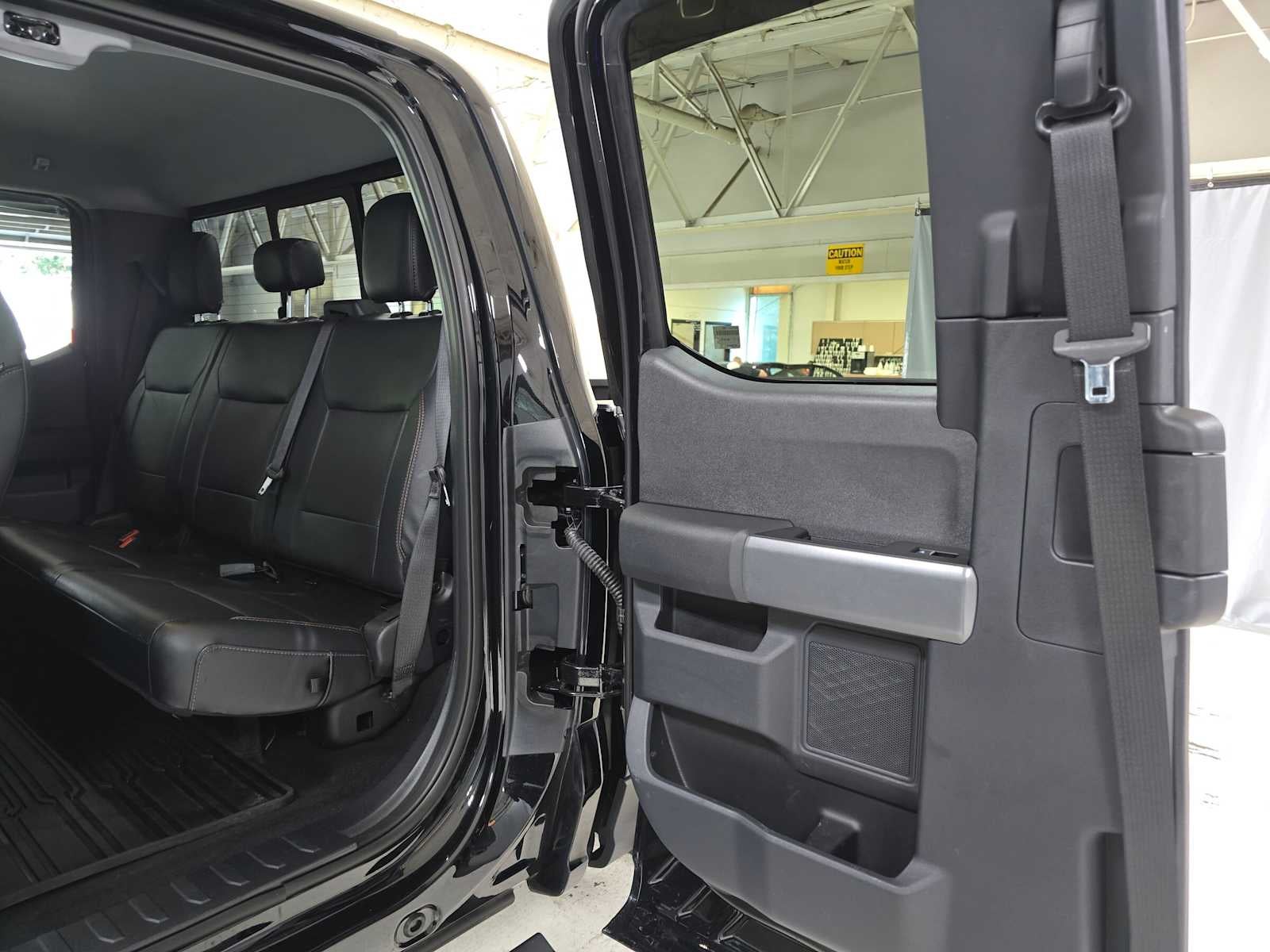 2023 Ford Super Duty F-350 SRW Pickup LARIAT