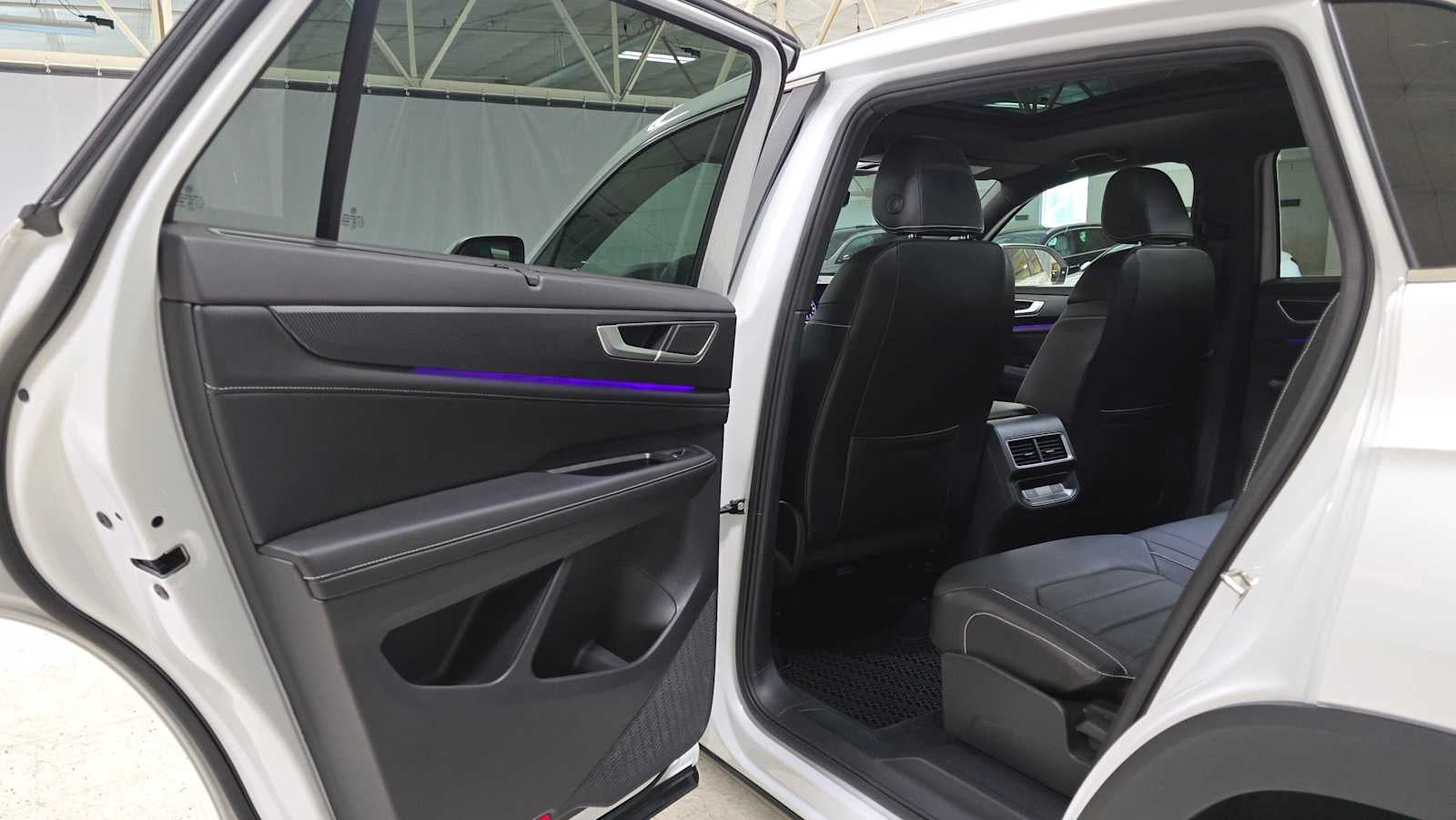 2024 Volkswagen Atlas Cross Sport 2.0T SEL R-Line