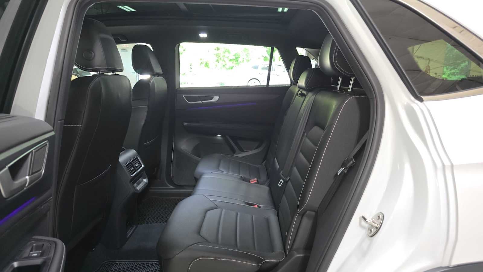 2024 Volkswagen Atlas Cross Sport 2.0T SEL R-Line