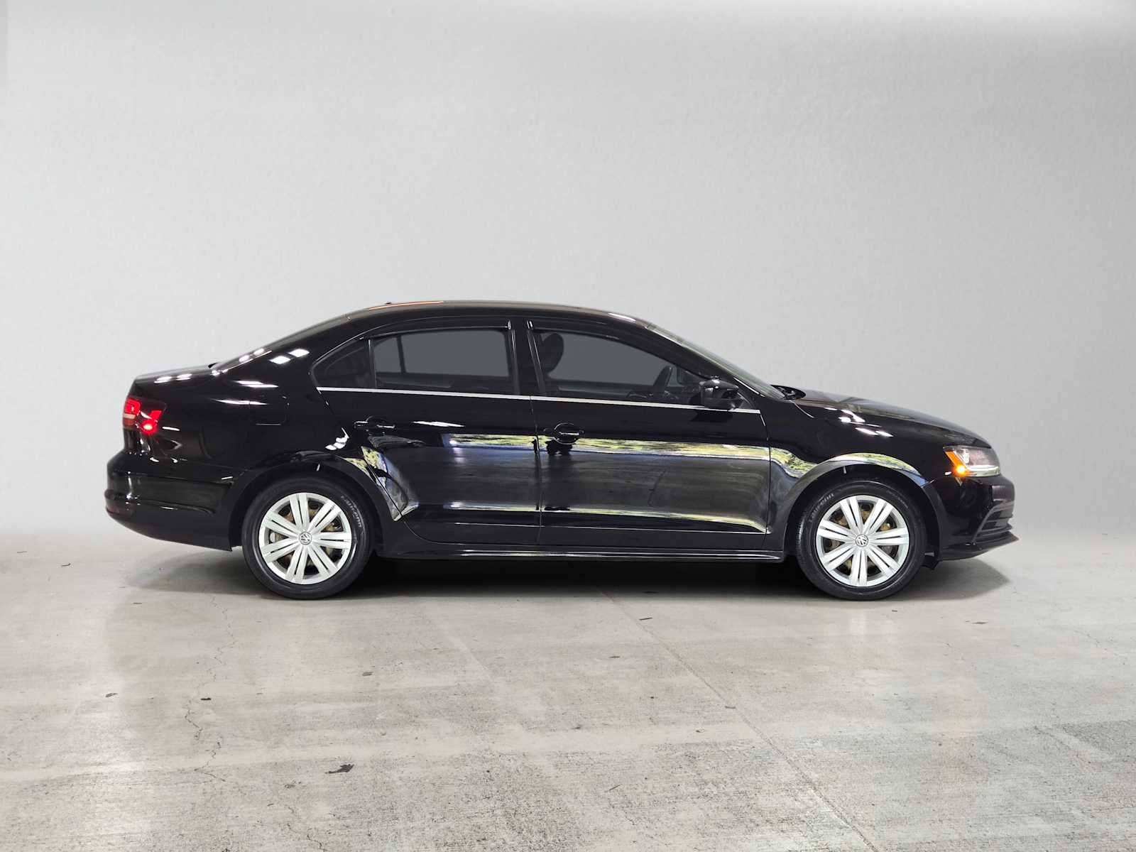 Used 2017 Volkswagen Jetta S with VIN 3VW2B7AJ8HM366524 for sale in Tualatin, OR