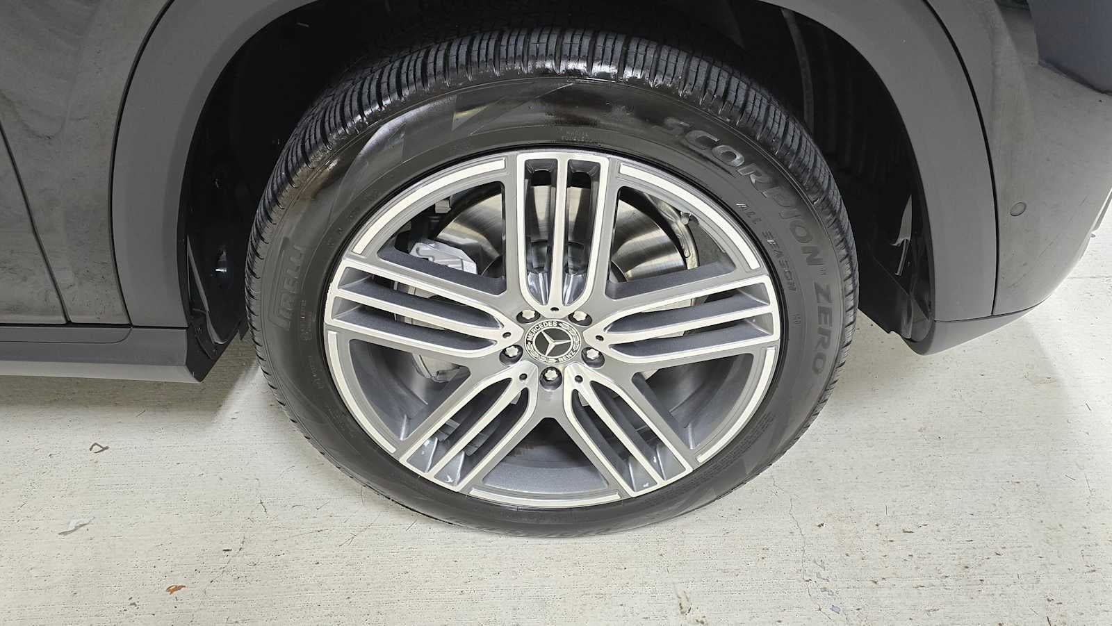 2025 Mercedes-Benz GLS 450 4MATIC® SUV