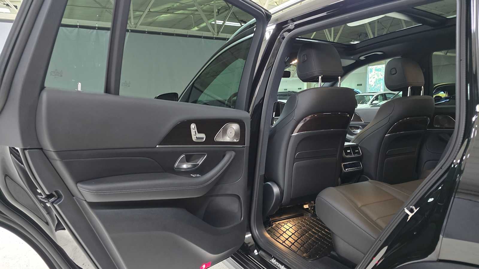 2025 Mercedes-Benz GLS 450 4MATIC® SUV