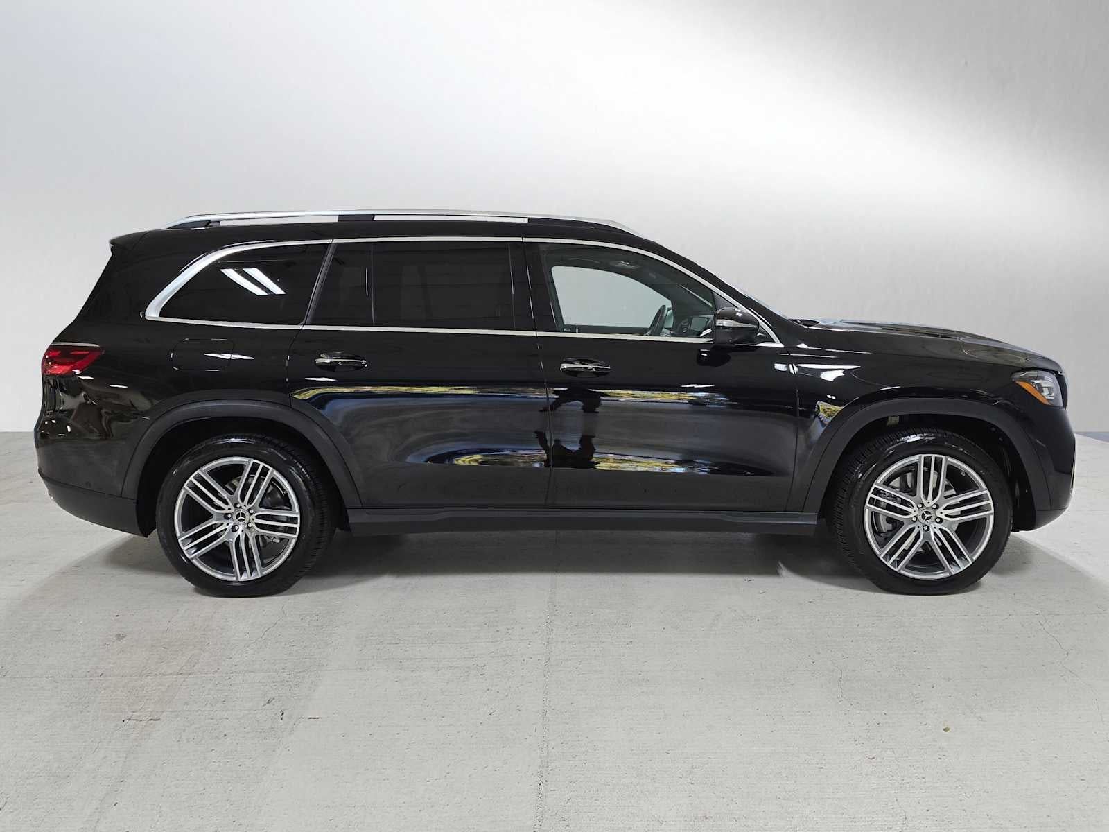 2025 Mercedes-Benz GLS 450 4MATIC® SUV