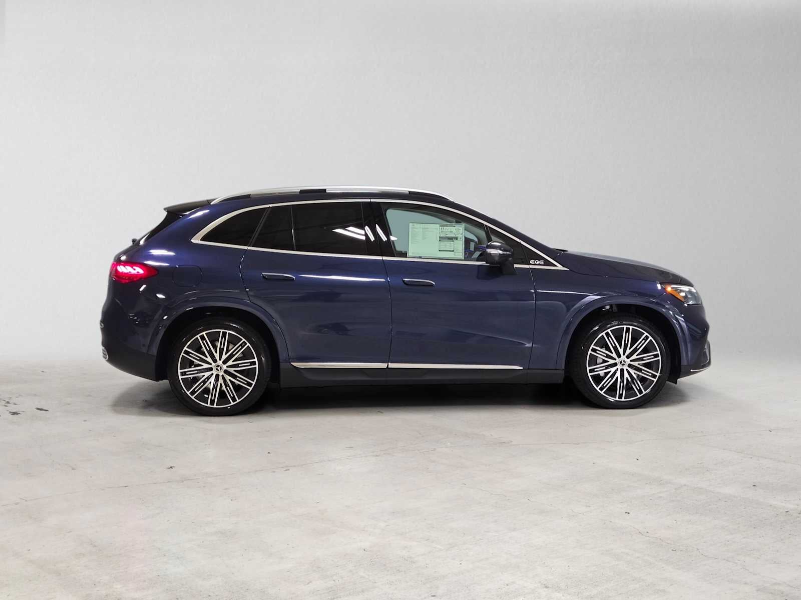 2027 Mercedes-Benz EQE 320 4MATIC® SUV