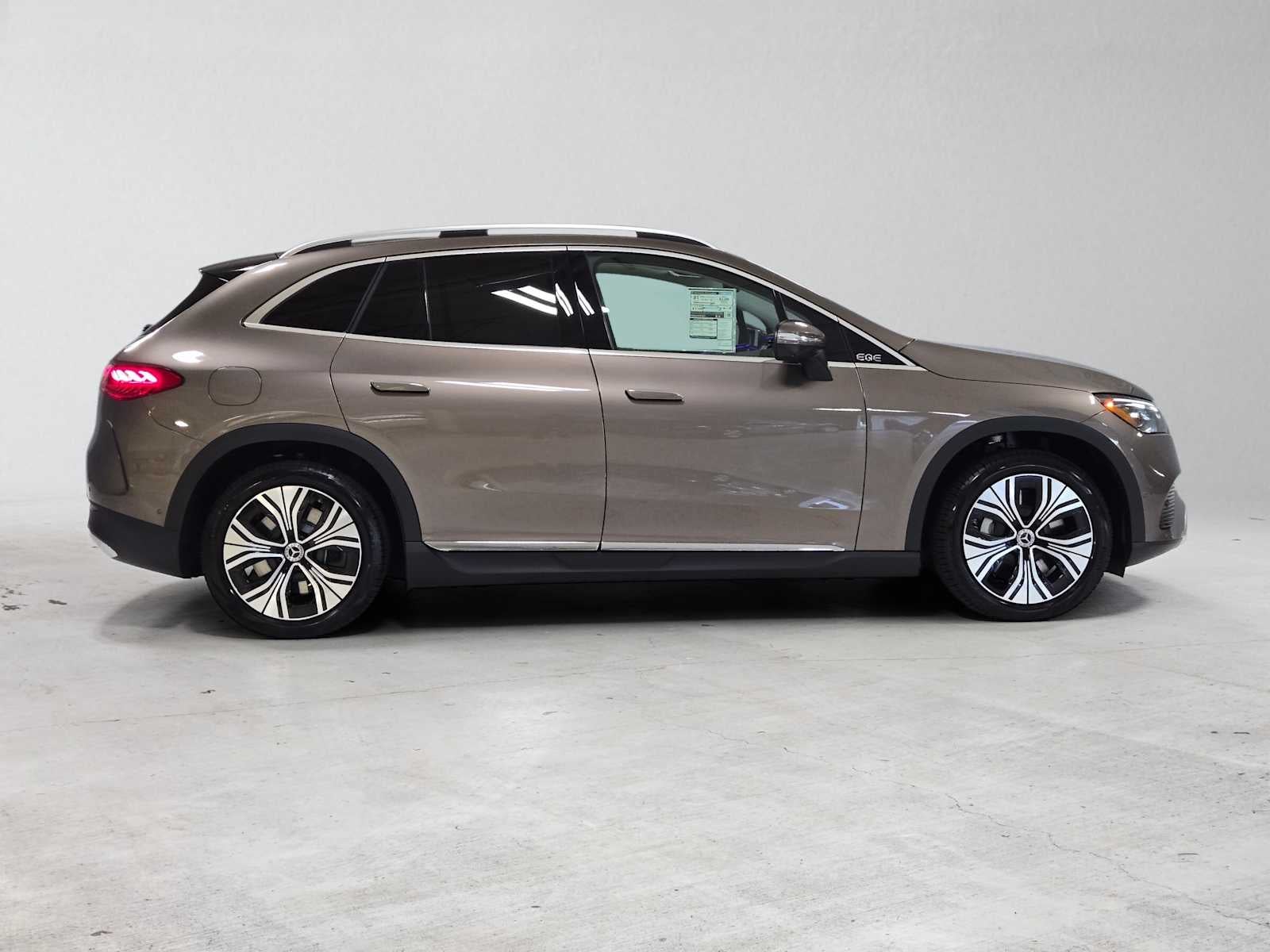 2027 Mercedes-Benz EQE 320 4MATIC® SUV