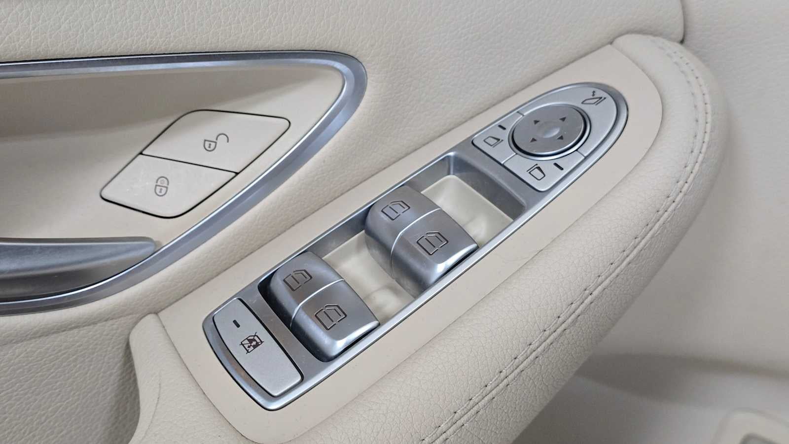 2018 Mercedes-Benz C 300 Sedan