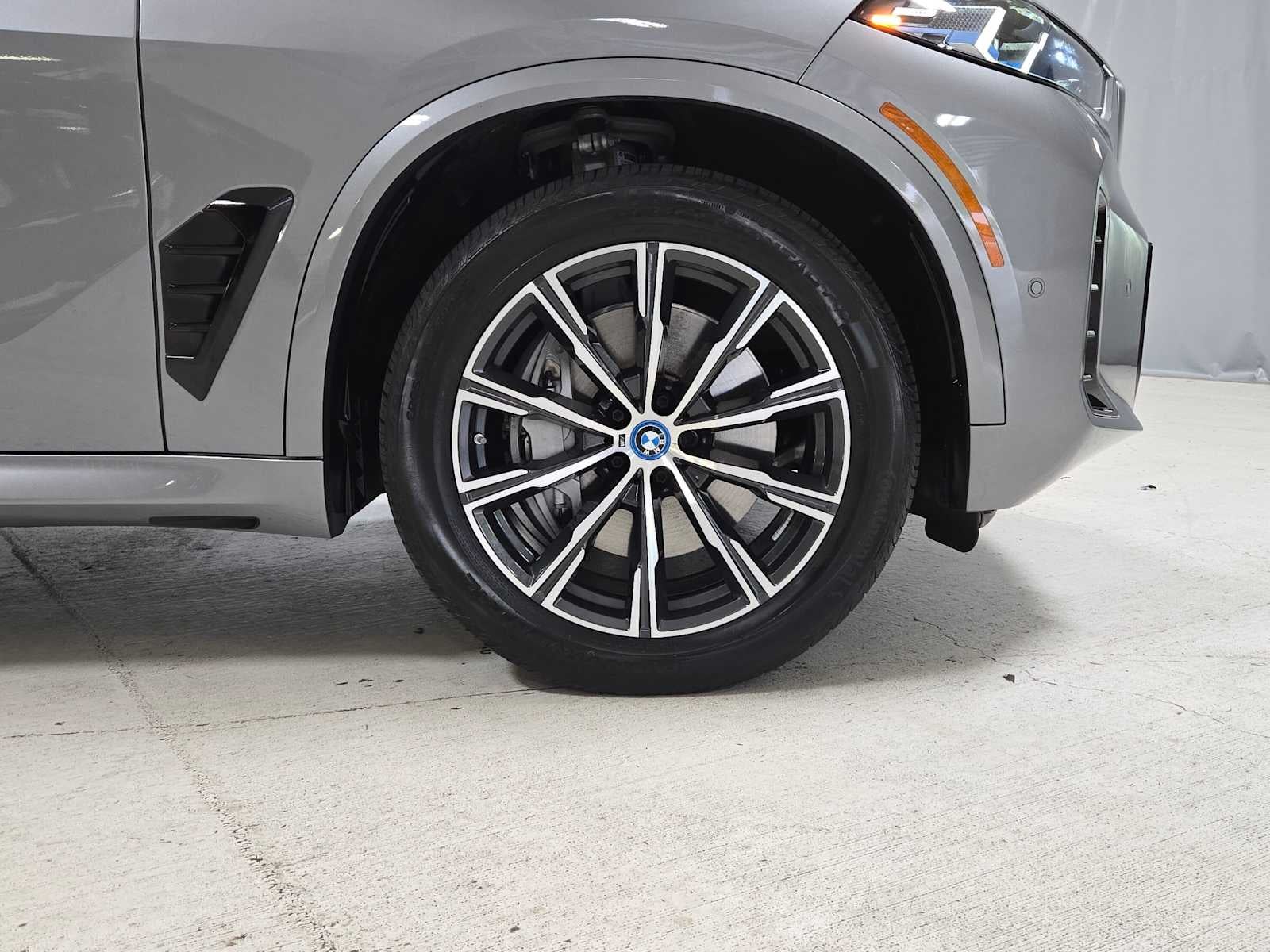 2025 BMW X5 xDrive50e xDrive50e