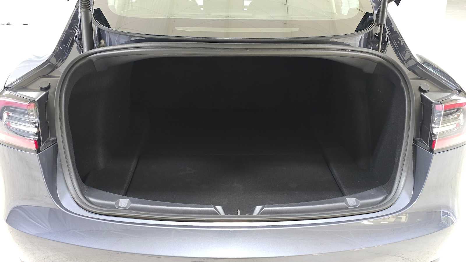 2023 Tesla Model 3 RWD