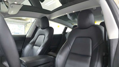 2023 Tesla Model 3 RWD