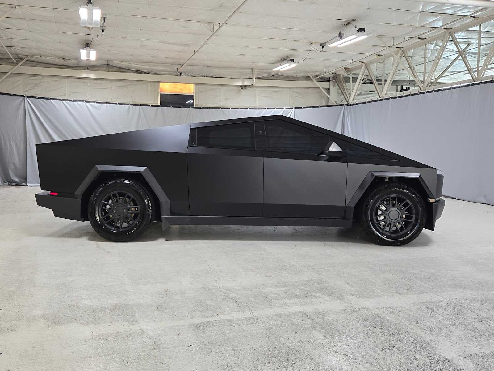 2025 Tesla Cybertruck AWD