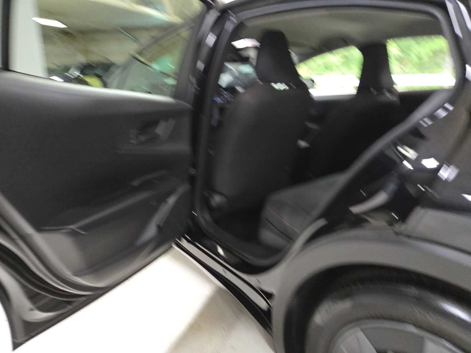 2025 Toyota Prius Plug-In Hybrid SE