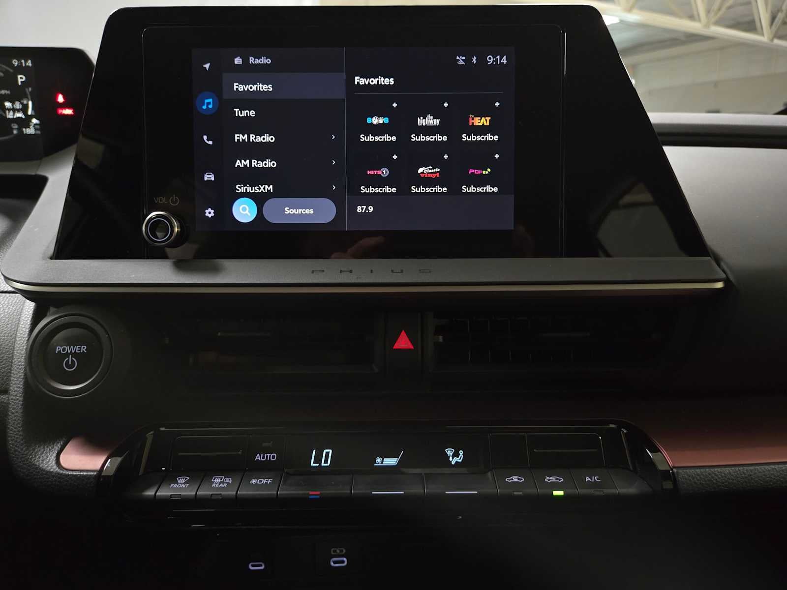 2025 Toyota Prius Plug-In Hybrid SE