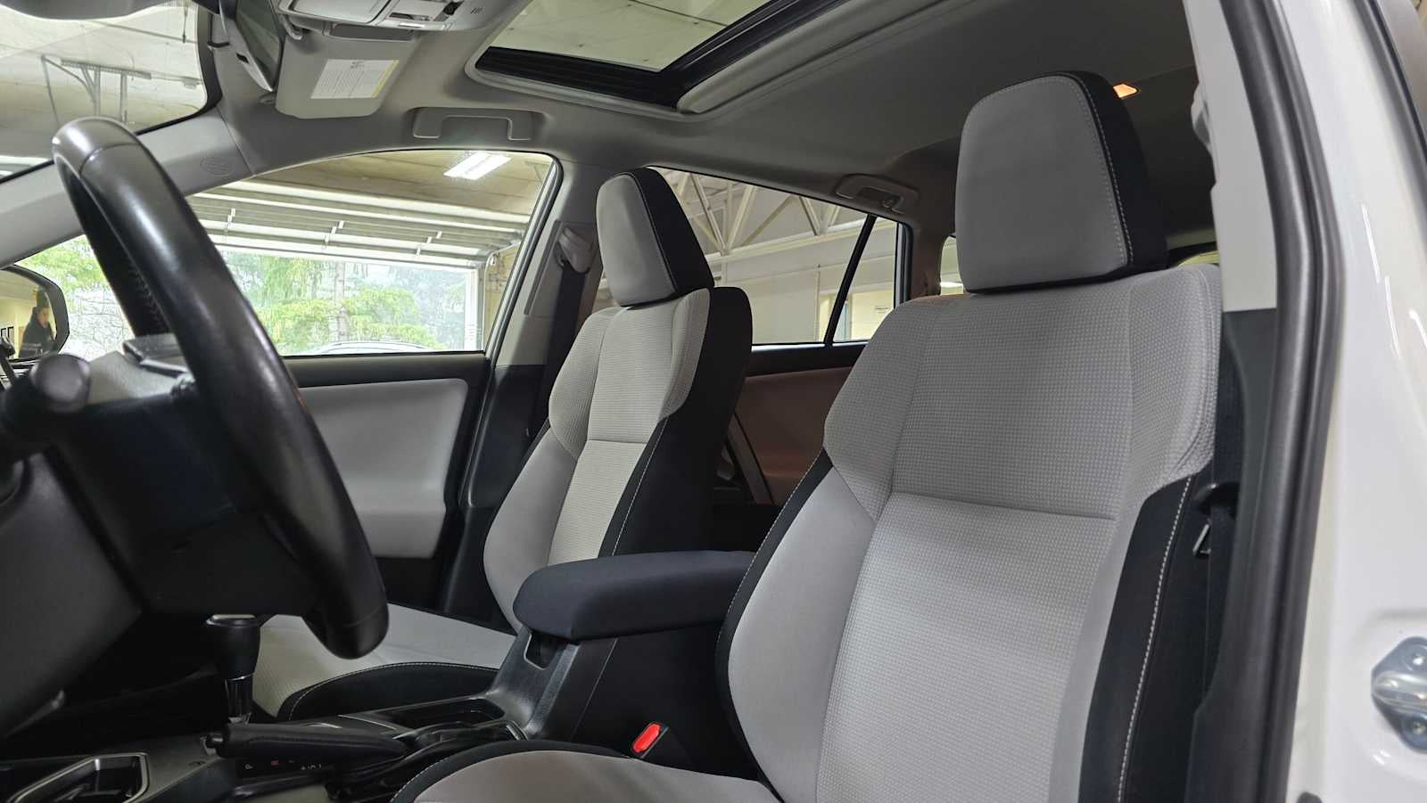 2017 Toyota RAV4 Hybrid XLE