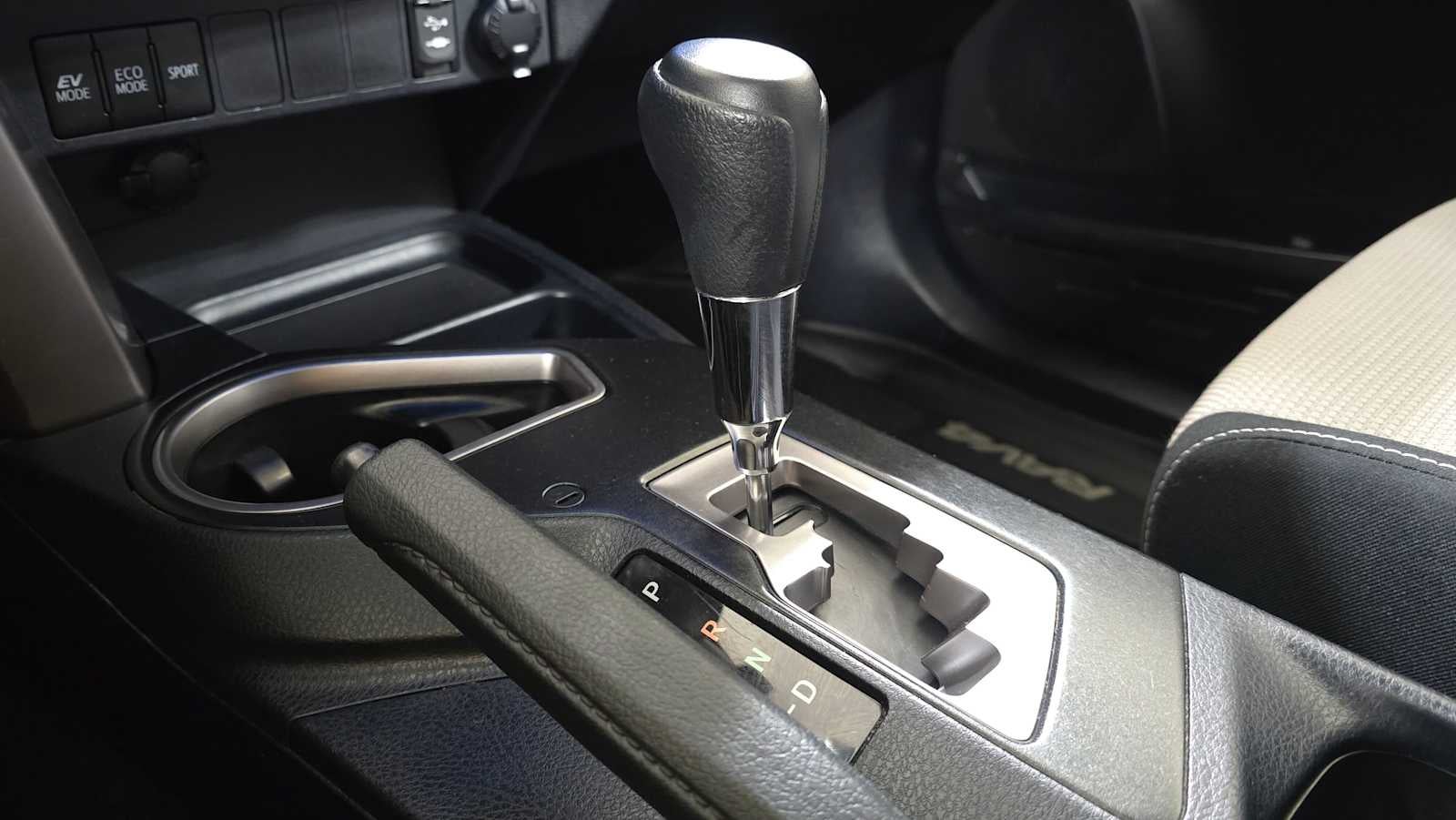 2017 Toyota RAV4 Hybrid XLE