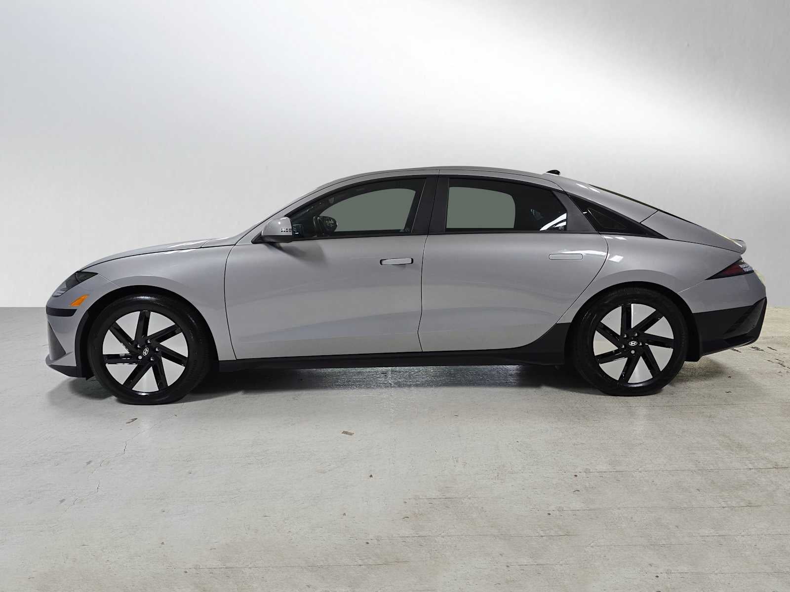 2024 Hyundai IONIQ 6 SE