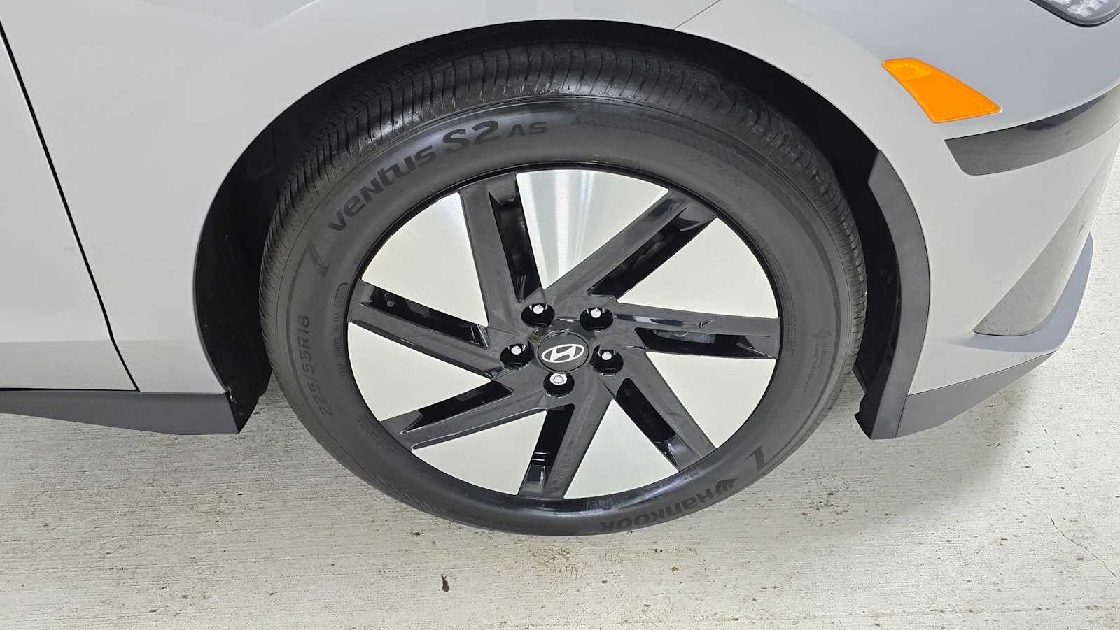 2024 Hyundai IONIQ 6 SE