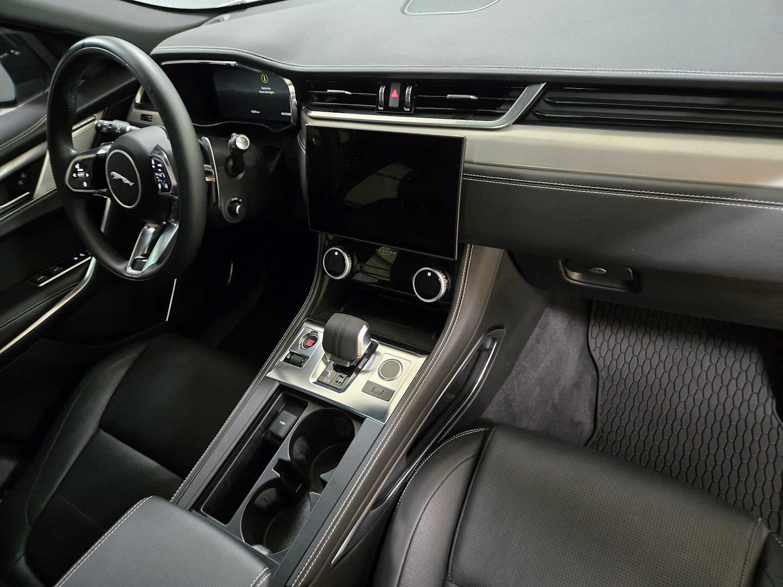 2024 Jaguar F-PACE R-Dynamic S
