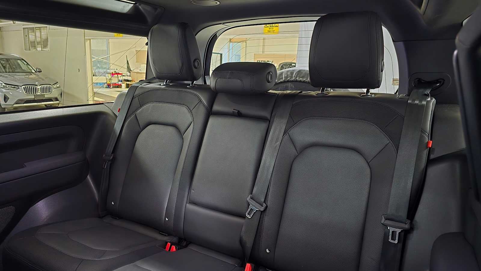 2023 Land Rover Defender X-Dynamic SE