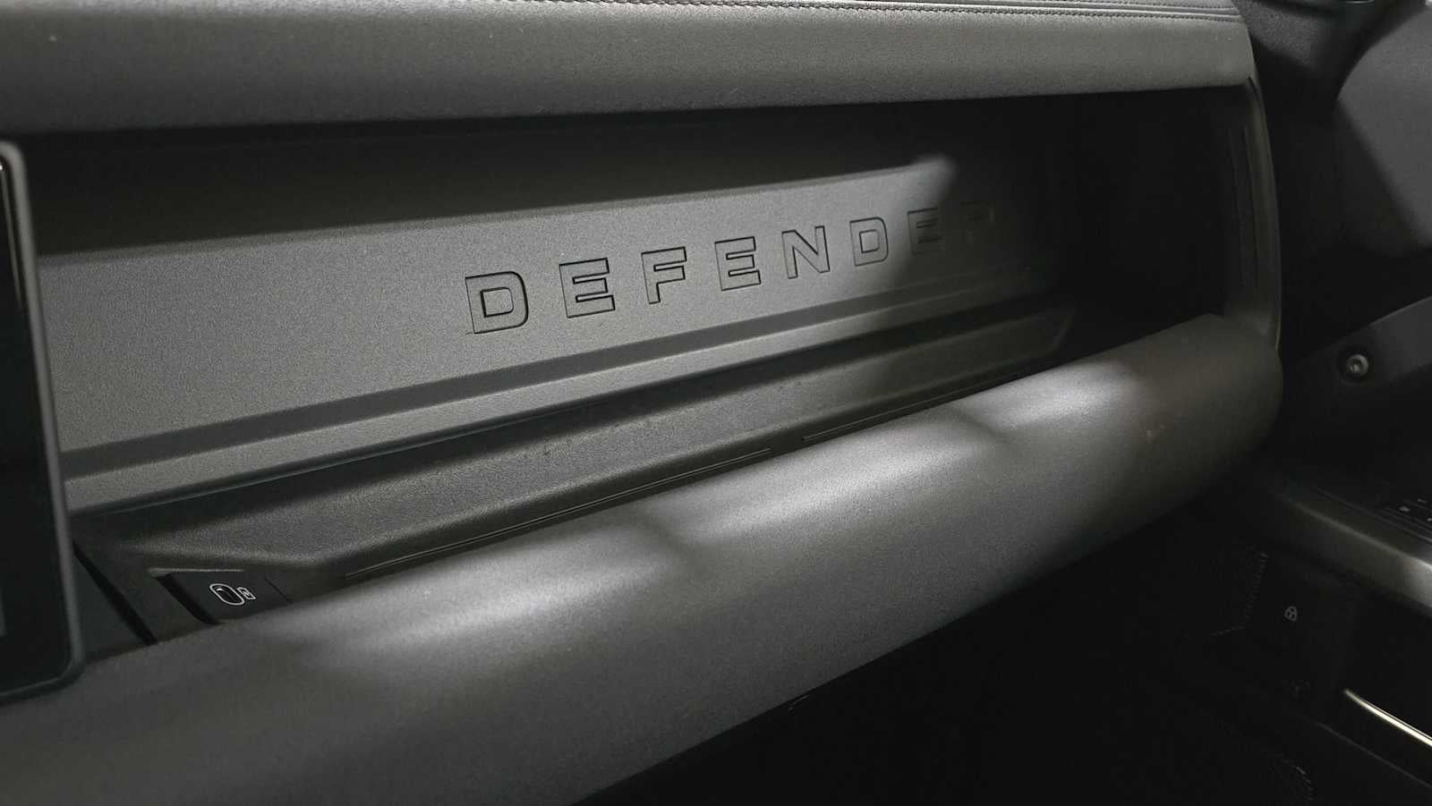 2023 Land Rover Defender X-Dynamic SE