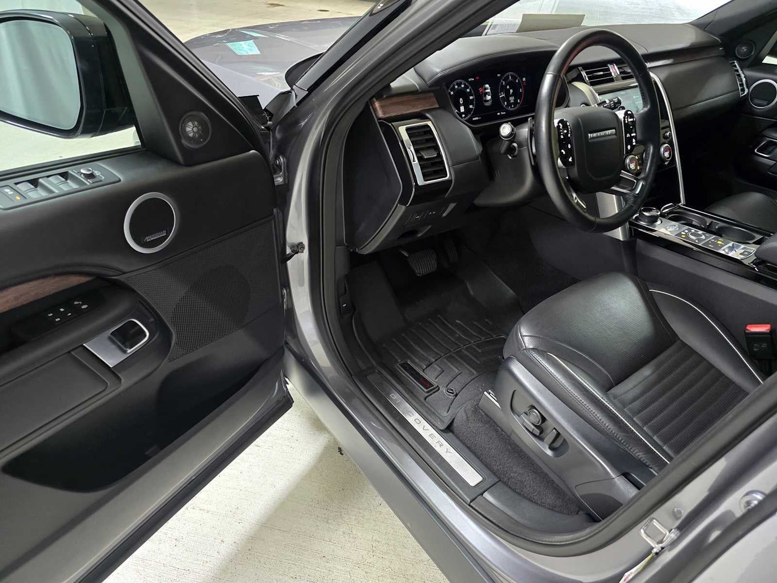2020 Land Rover Discovery HSE Luxury