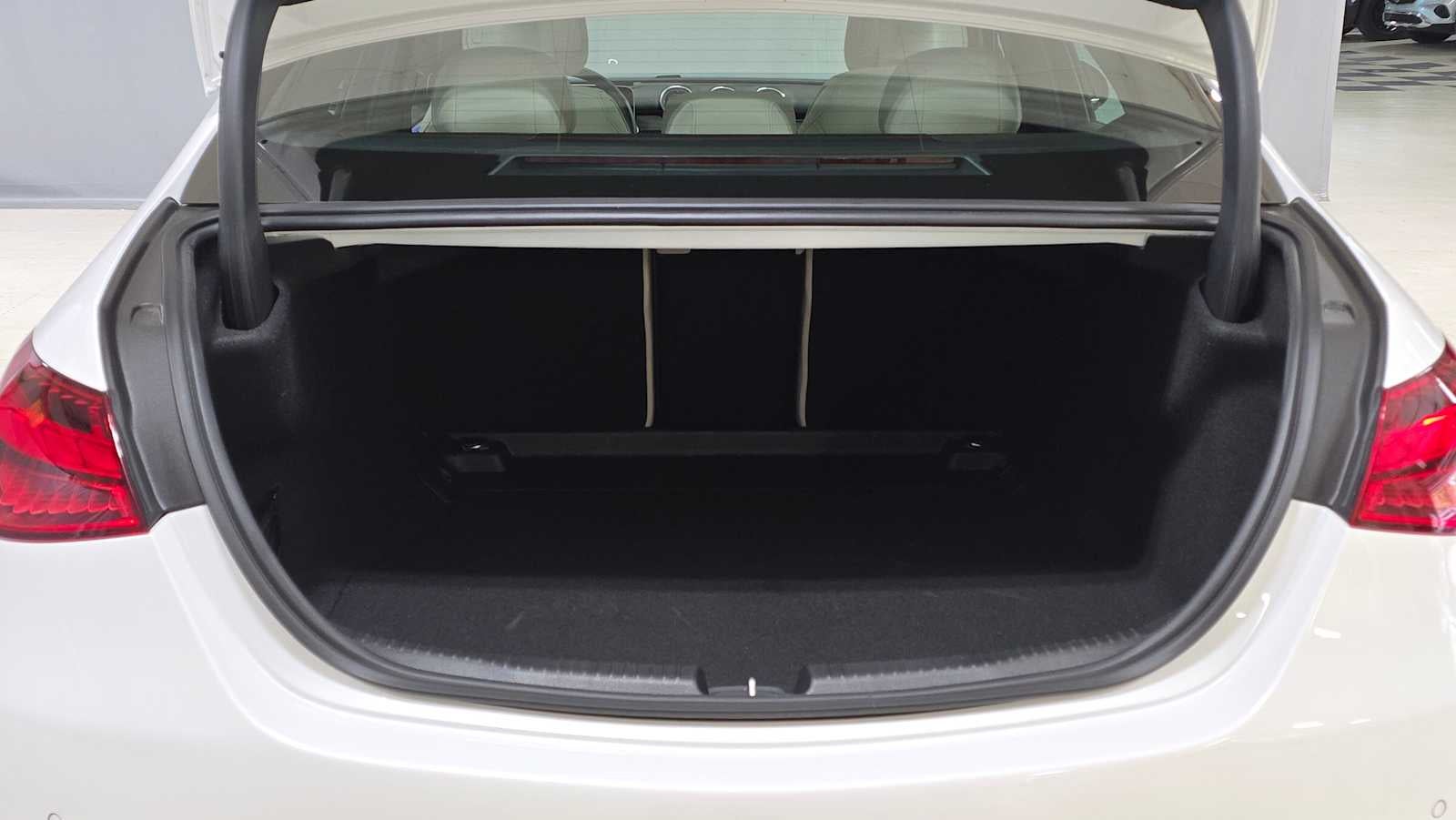 2025 Mercedes-Benz C 300 C 300