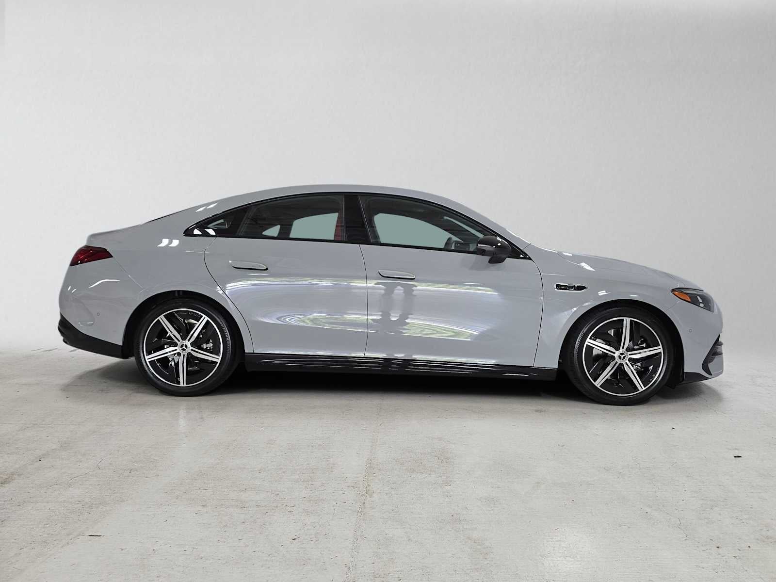 2027 Mercedes-Benz CLA 220 Hybrid FWD