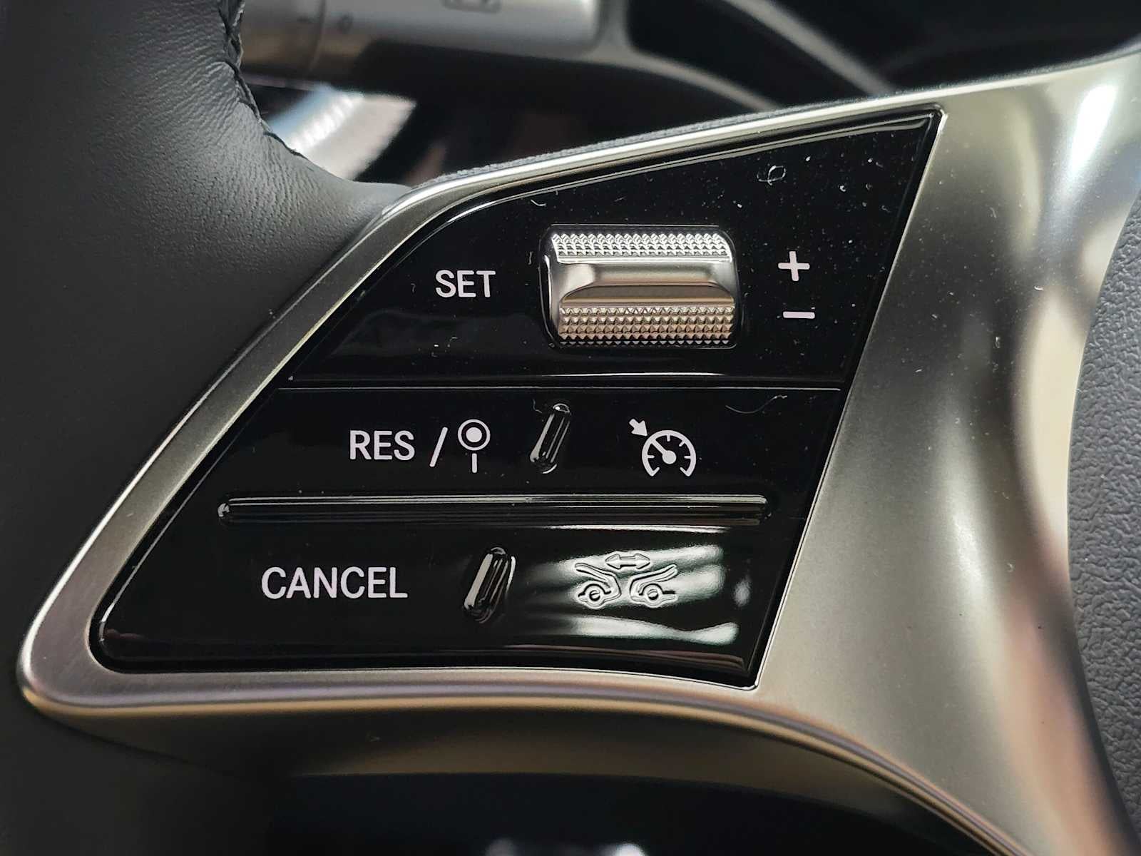 2027 Mercedes-Benz CLA 220 Hybrid FWD