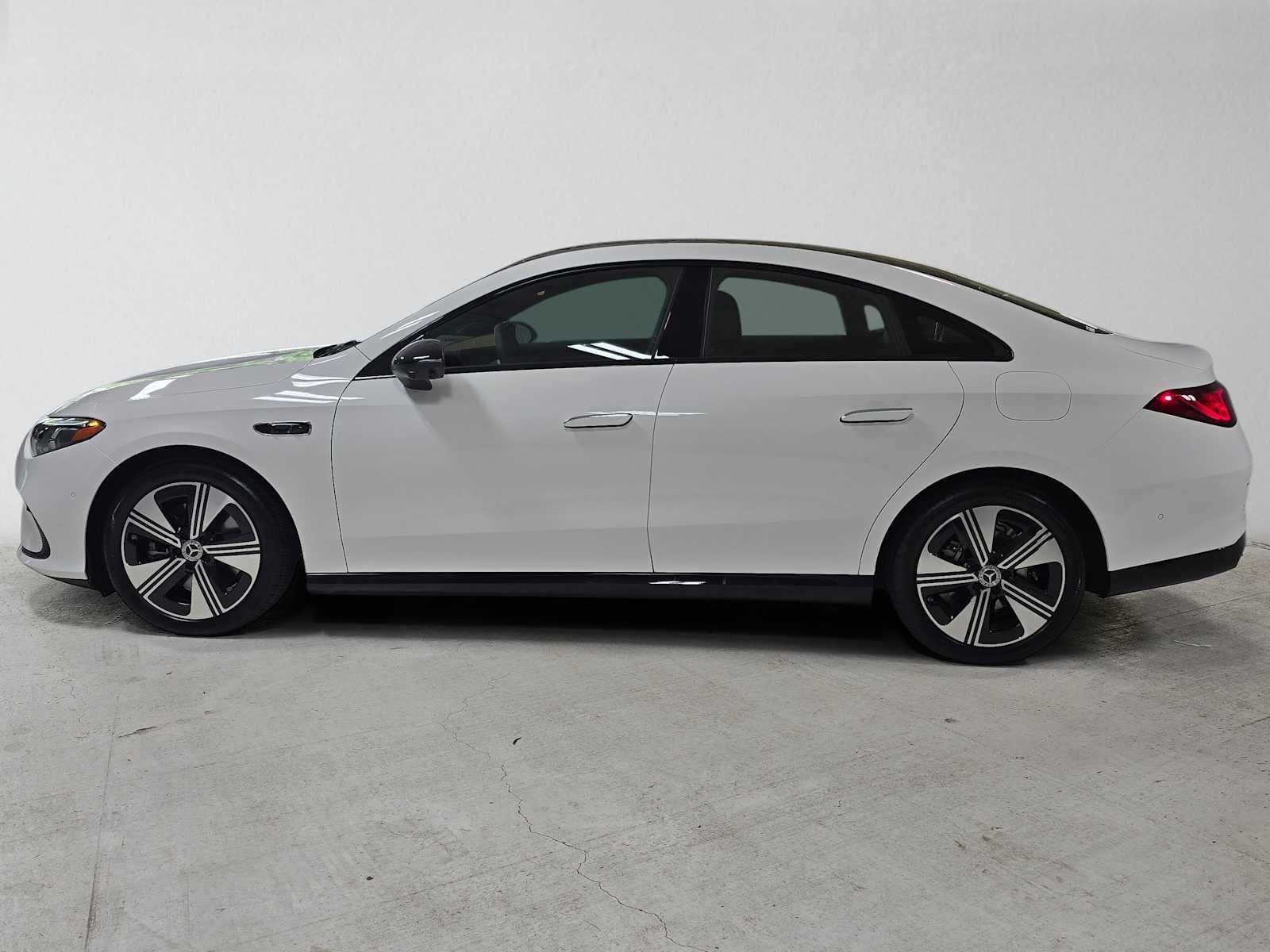 2027 Mercedes-Benz CLA 220 Hybrid FWD