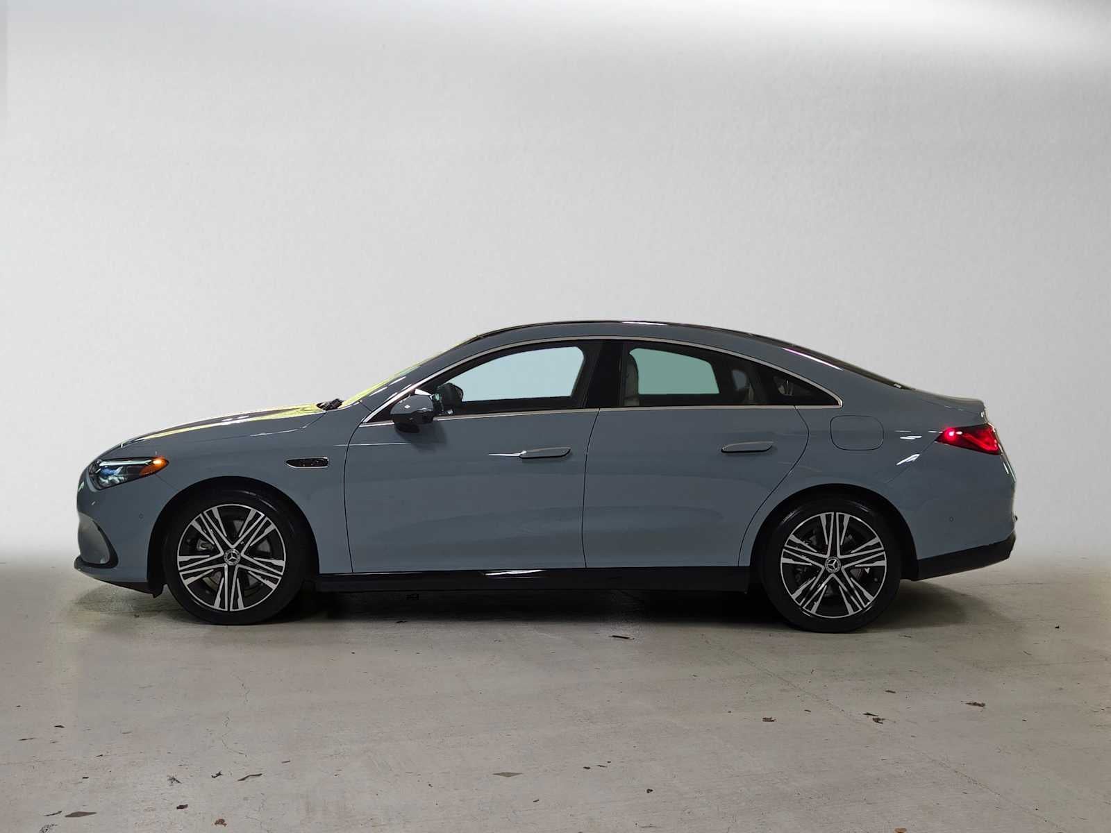 2027 Mercedes-Benz CLA 220 Hybrid FWD