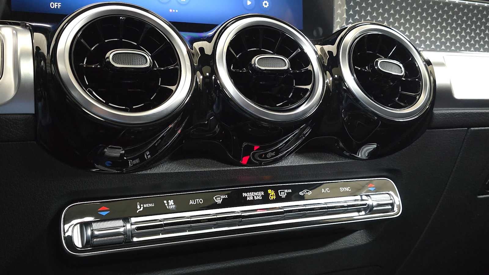 2026 Mercedes-Benz GLB 250 4MATIC® SUV