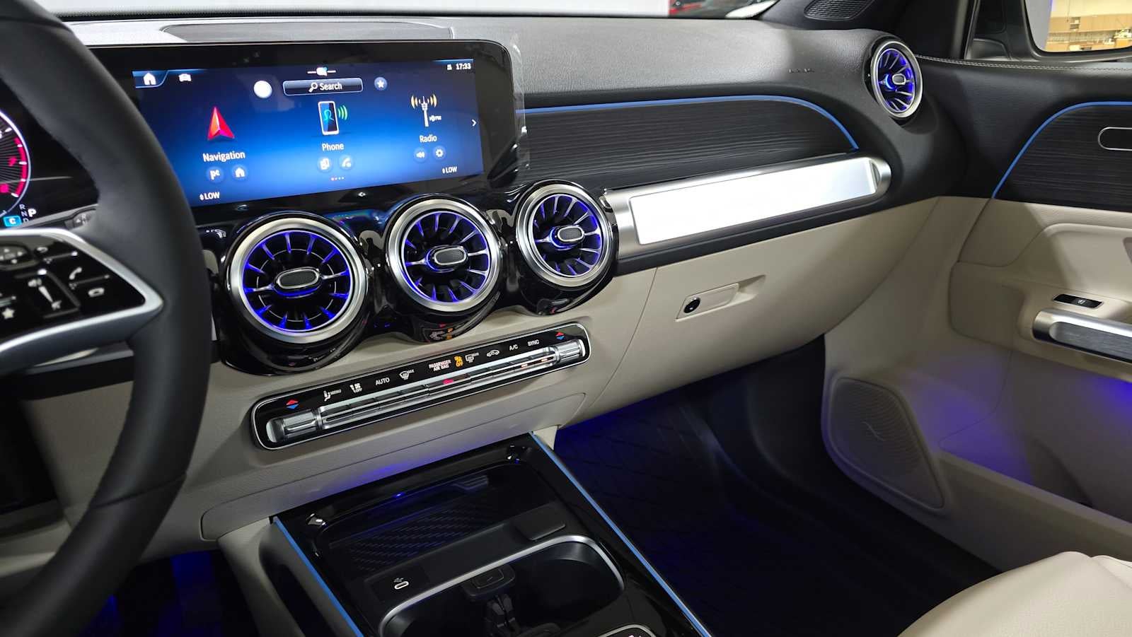 2026 Mercedes-Benz GLB 250 4MATIC® SUV