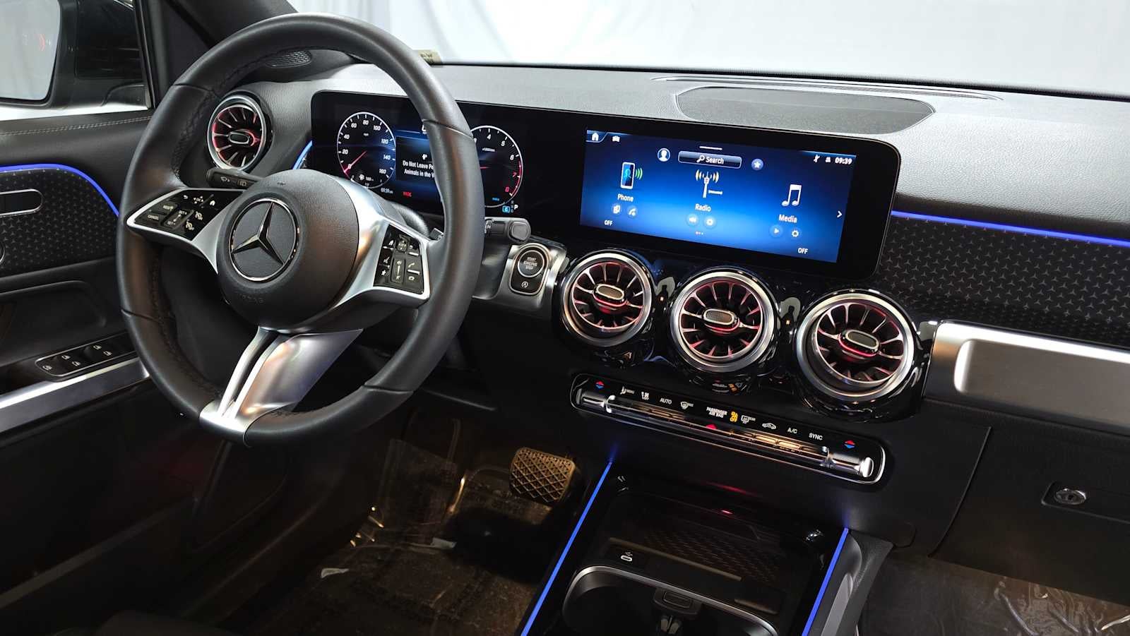 2025 Mercedes-Benz GLB 250 4MATIC® SUV