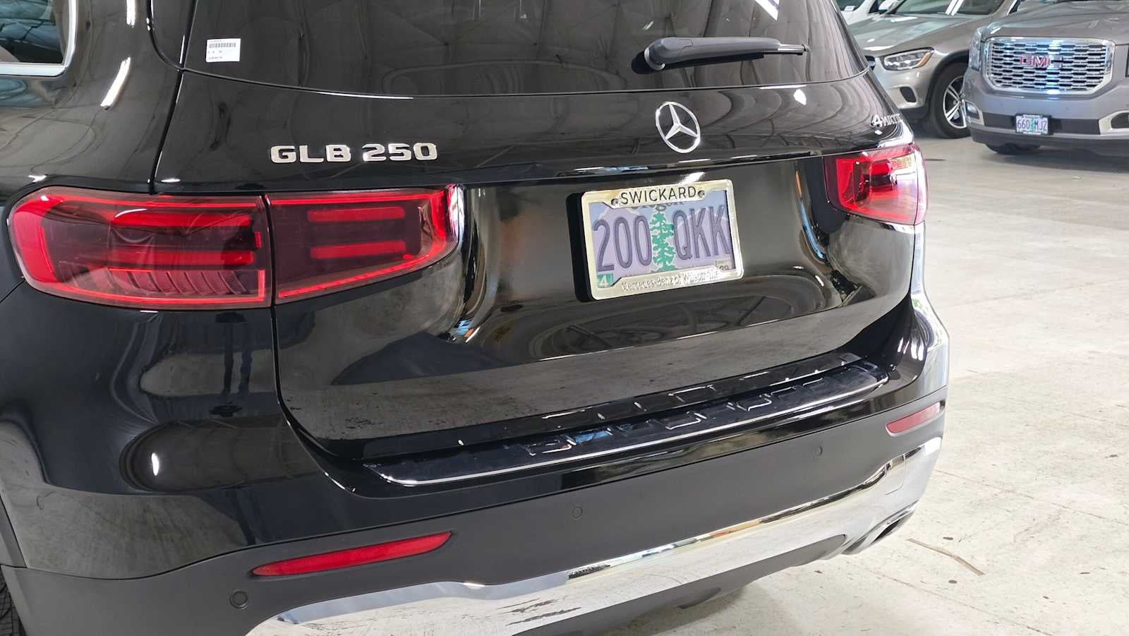 2025 Mercedes-Benz GLB 250 4MATIC® SUV