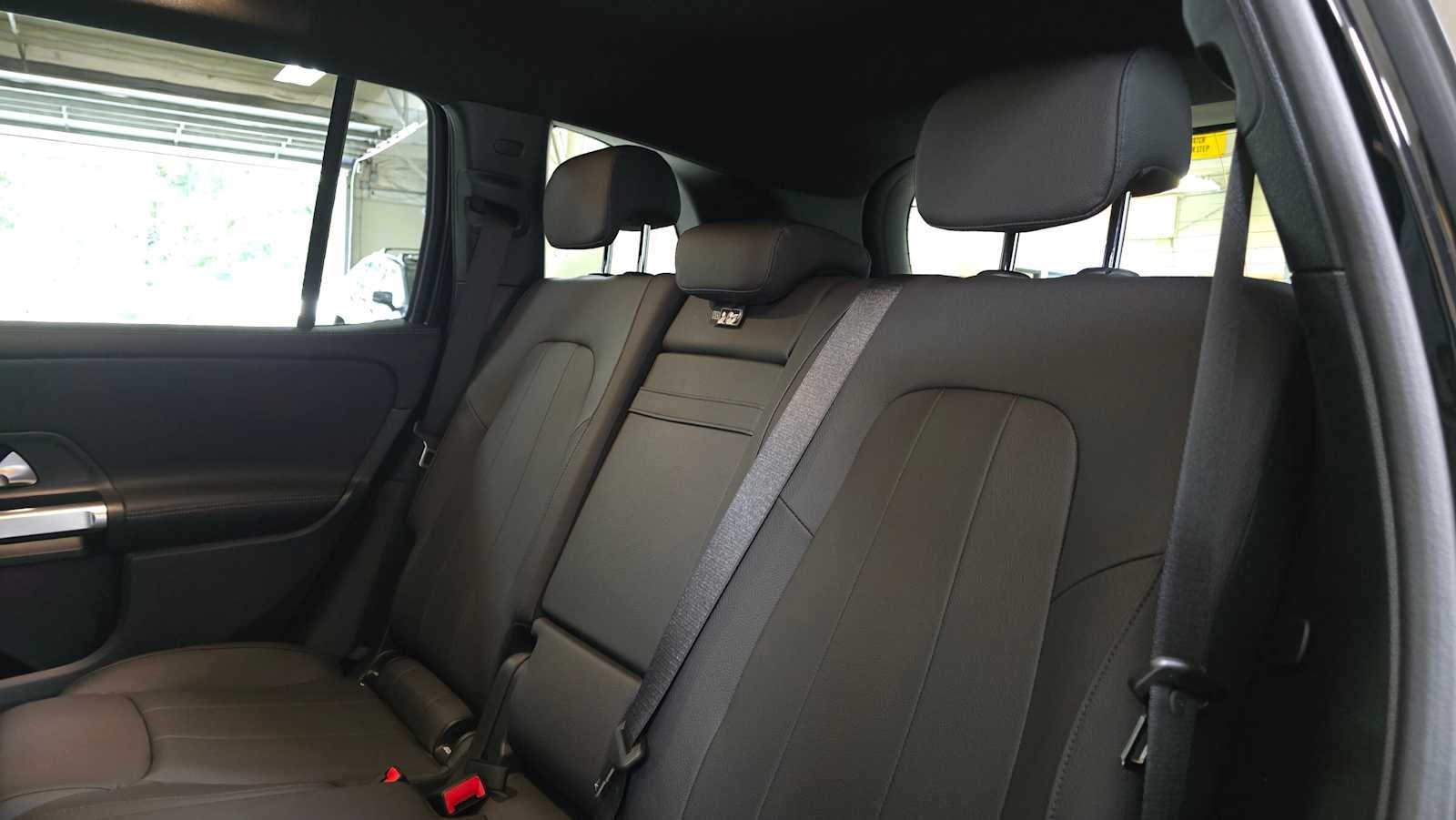 2025 Mercedes-Benz GLB 250 4MATIC® SUV