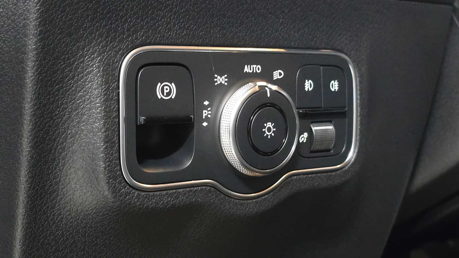 2025 Mercedes-Benz GLB 250 4MATIC® SUV