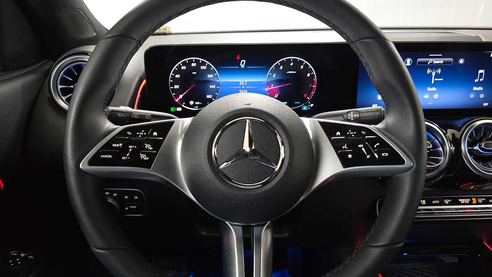 2025 Mercedes-Benz GLB 250 4MATIC® SUV