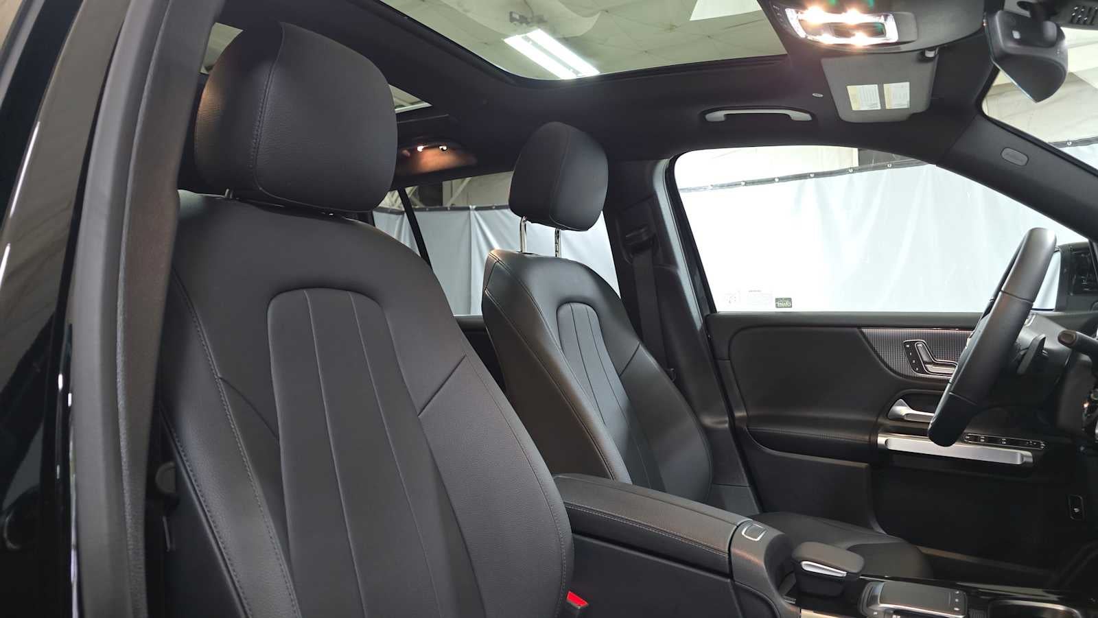 2023 Mercedes-Benz GLB 250 GLB 250