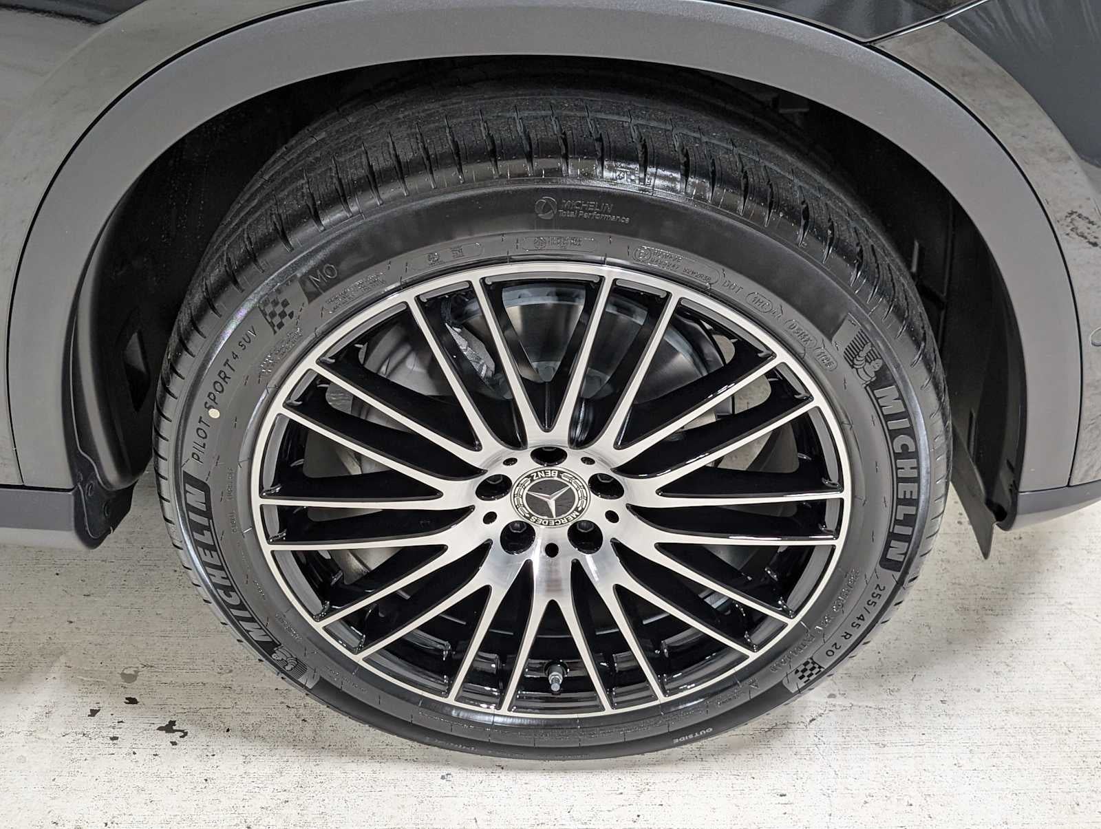 2025 Mercedes-Benz GLC GLC 300